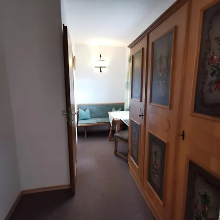 Pensionat Pfeiffer Alm Garni Mit Blick Auf Die Zugspitze 3*