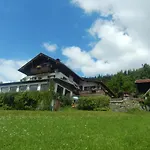 Pfeiffer Alm Mit Blick Auf Zugspitze 3* جارمش بارتنكيرشن