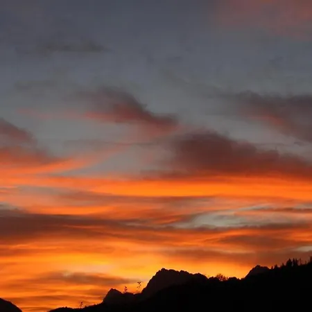 Vendégház Pfeiffer Alm Mit Blick Auf Zugspitze