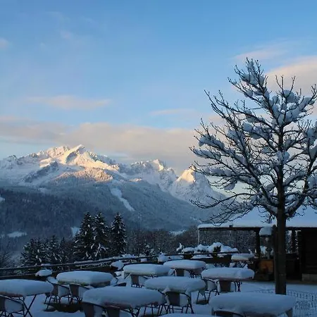 Pfeiffer Alm Garni Mit Blick Auf Die Zugspitze 3*