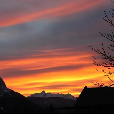 Gasthof Pfeiffer Alm Am Sonnenhang Mit Blick Auf Zugspitze *