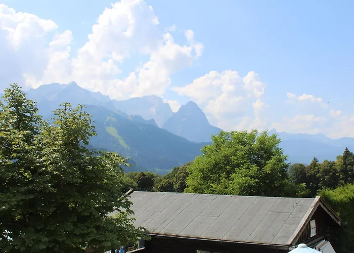 Pfeiffer Alm Mit Blick Auf Zugspitze Garmisch-Partenkirchen